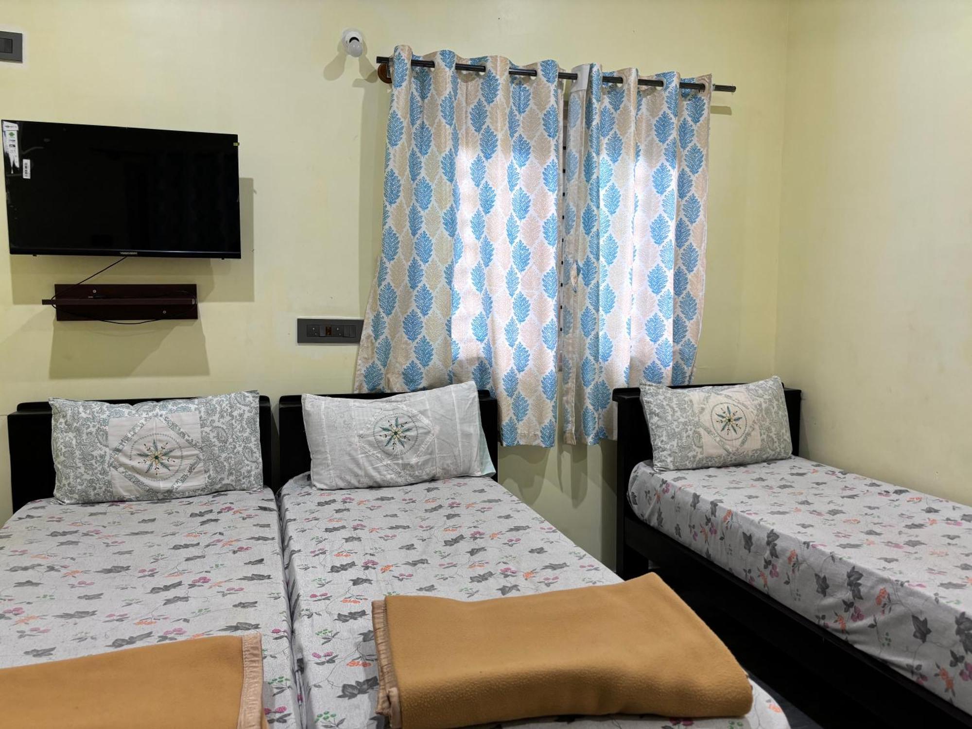 Sri Siri Lodge And Hotel Chikmagalūr Zewnętrze zdjęcie